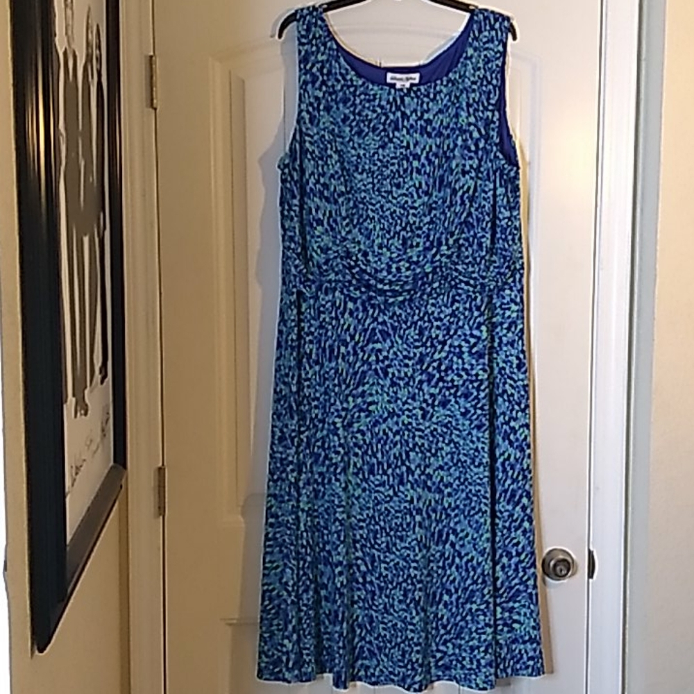 🥰  Laura Jeffries 👗